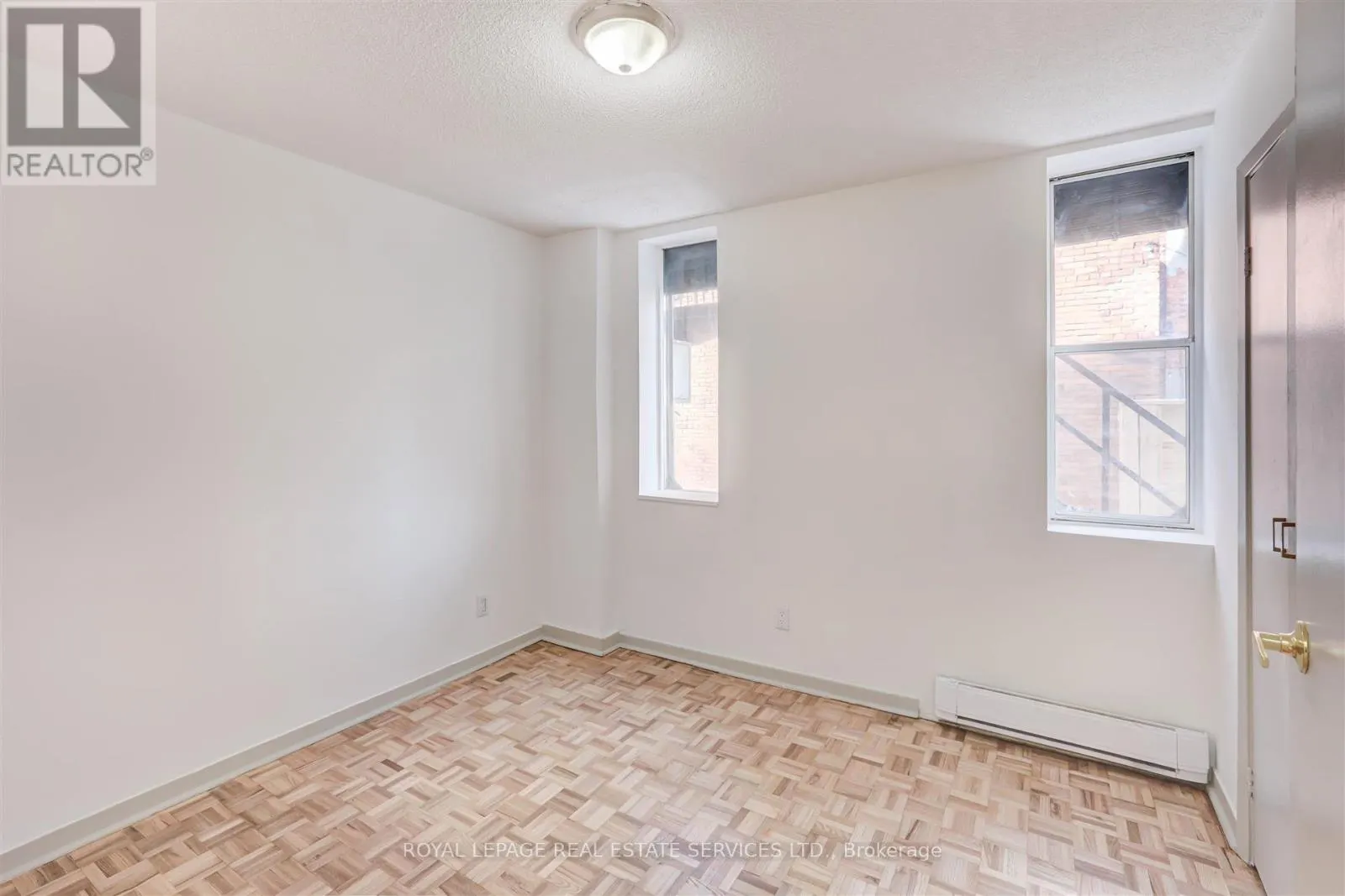 102 - 1530 KING STREET W