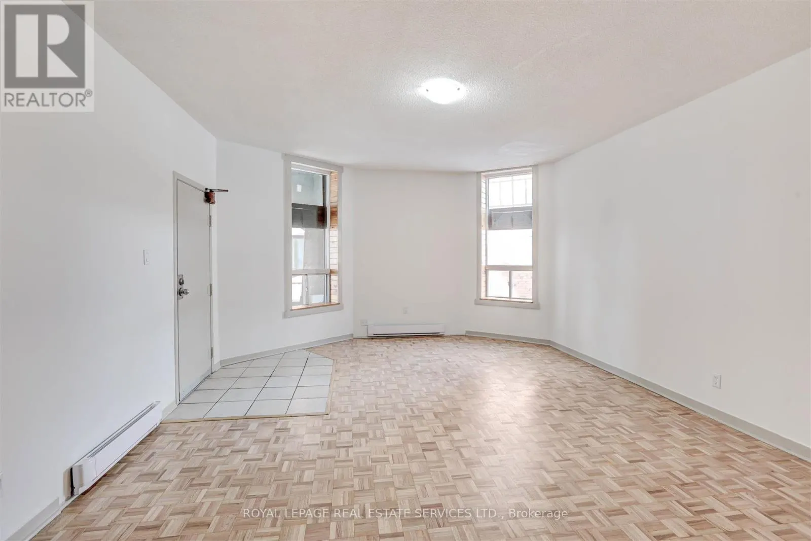 102 - 1530 KING STREET W