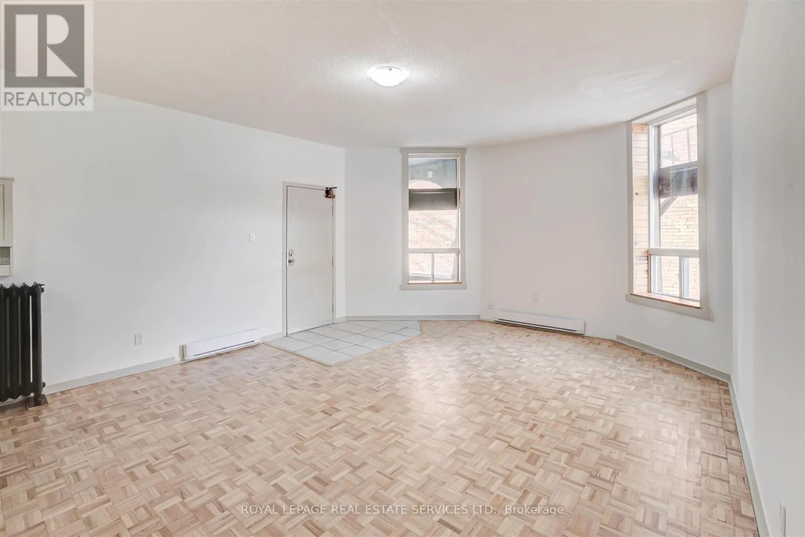 102 - 1530 KING STREET W