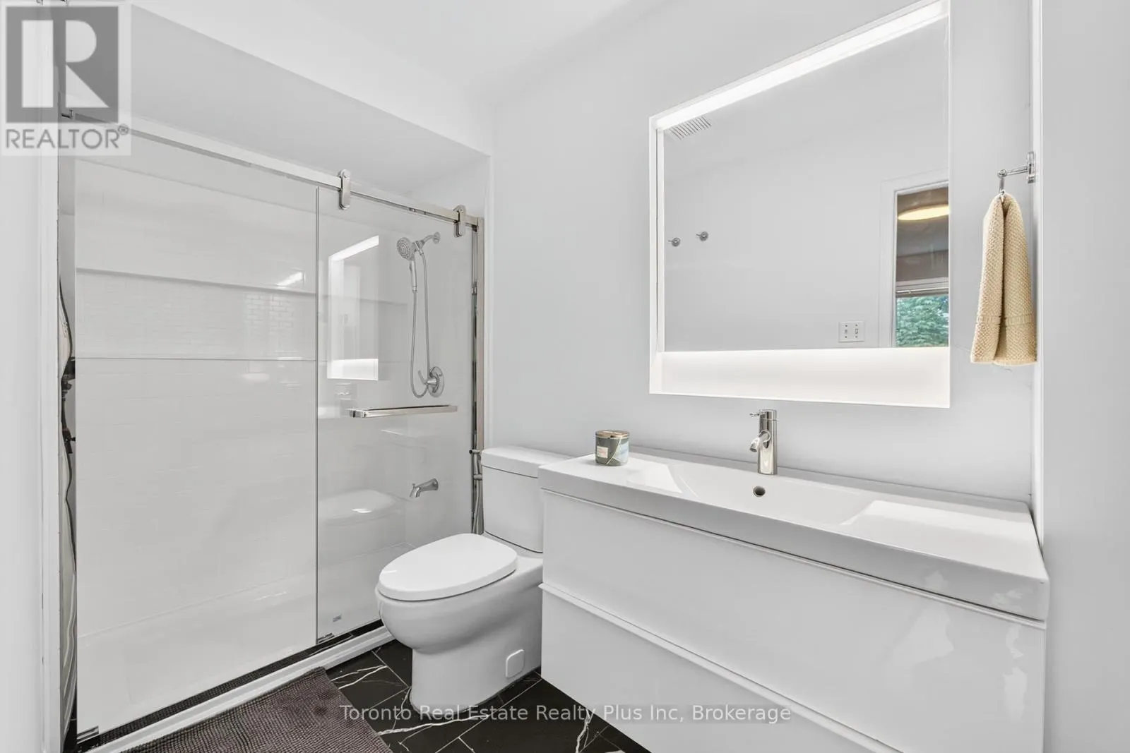 119 - 2945 THOMAS STREET