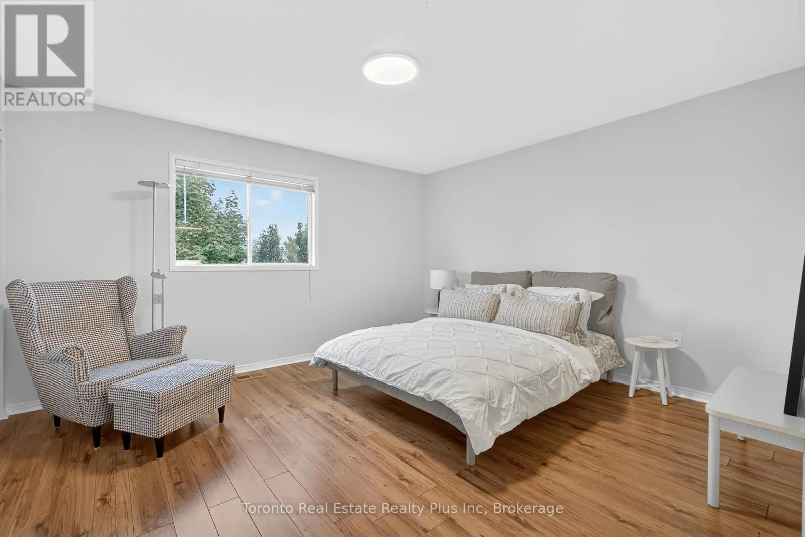 119 - 2945 THOMAS STREET