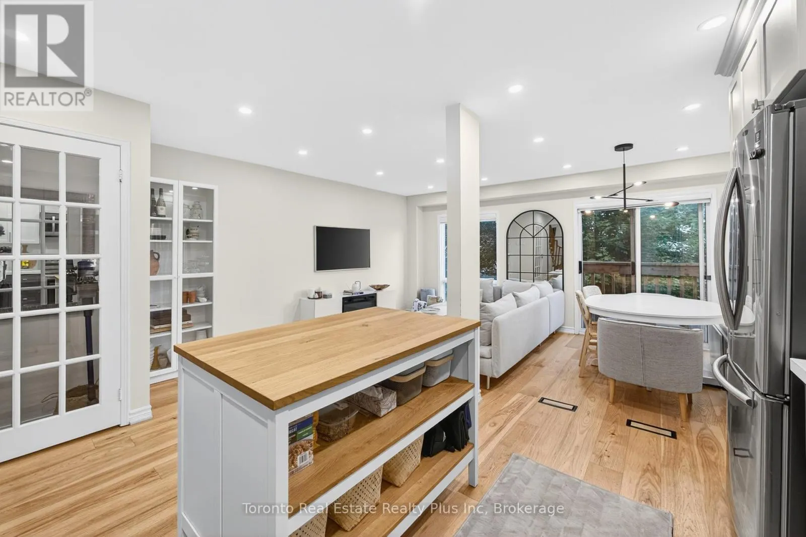 119 - 2945 THOMAS STREET