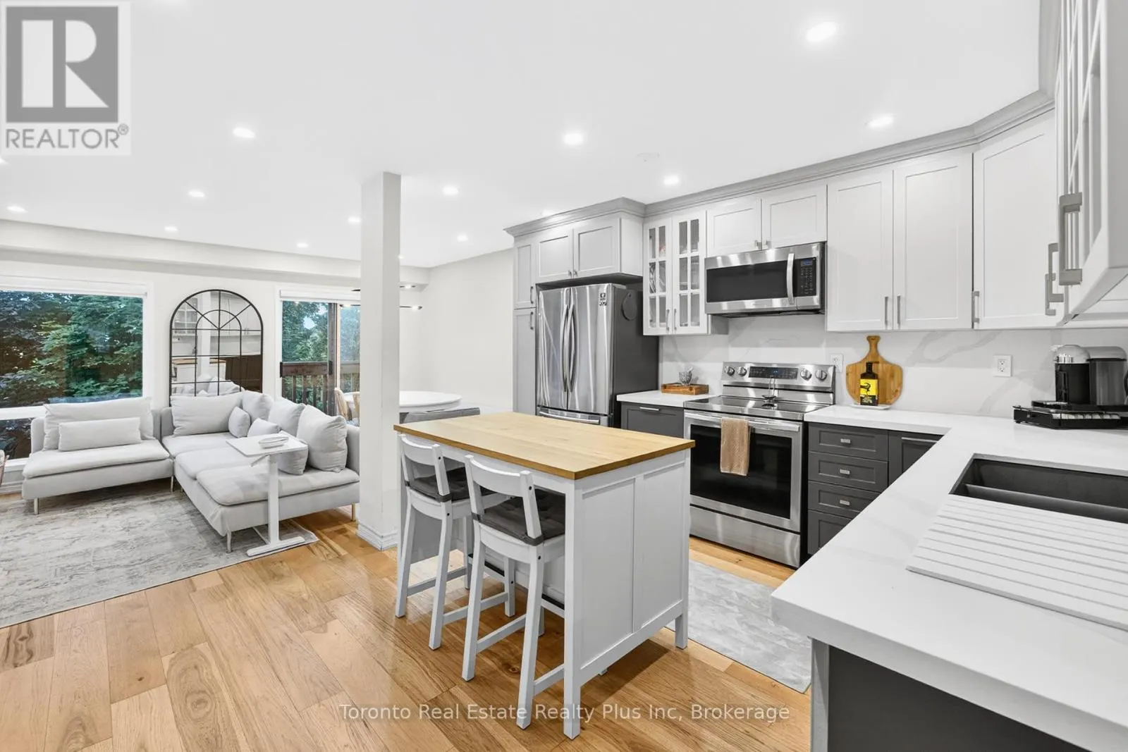 119 - 2945 THOMAS STREET