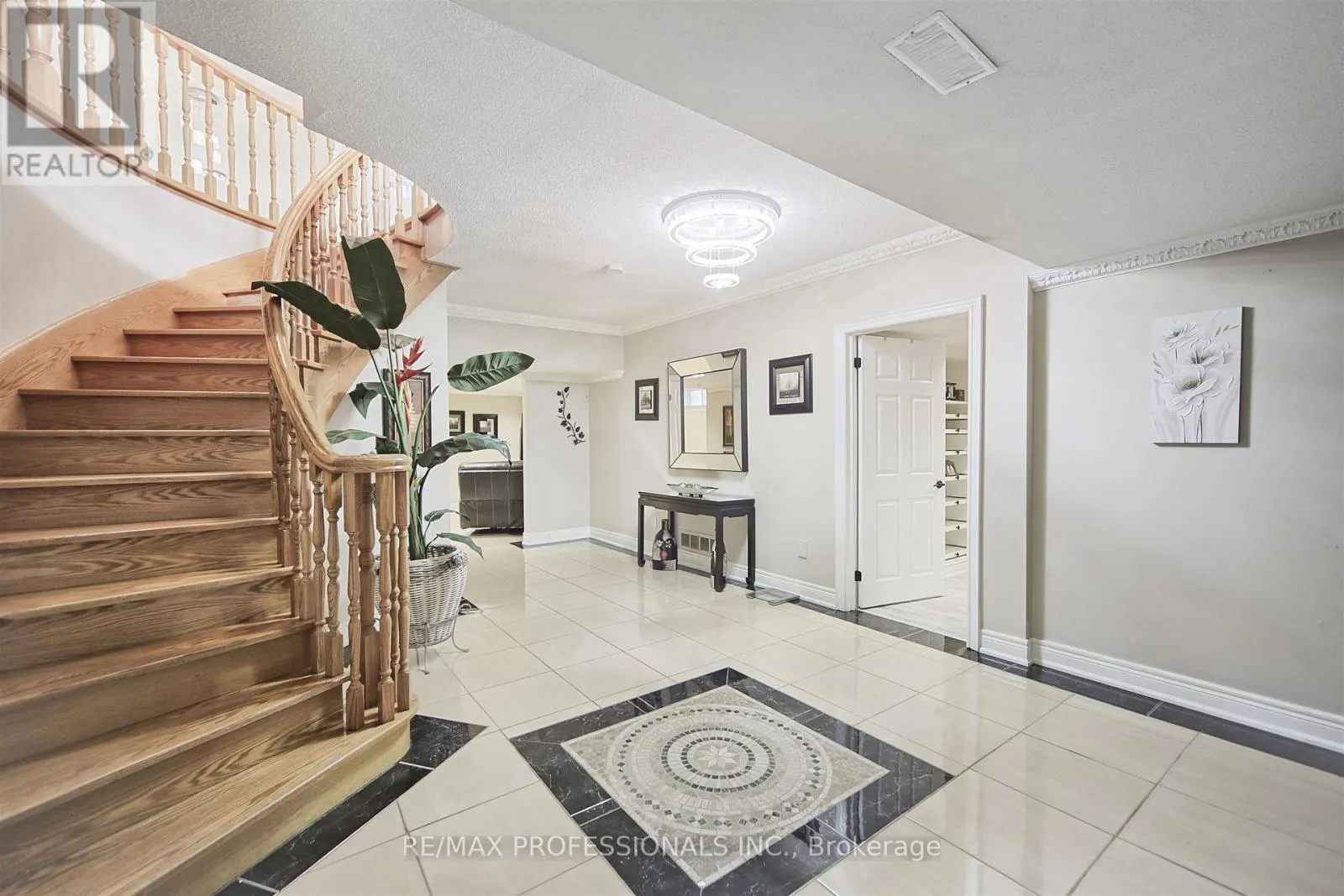 33 REDBERRY PARKWAY