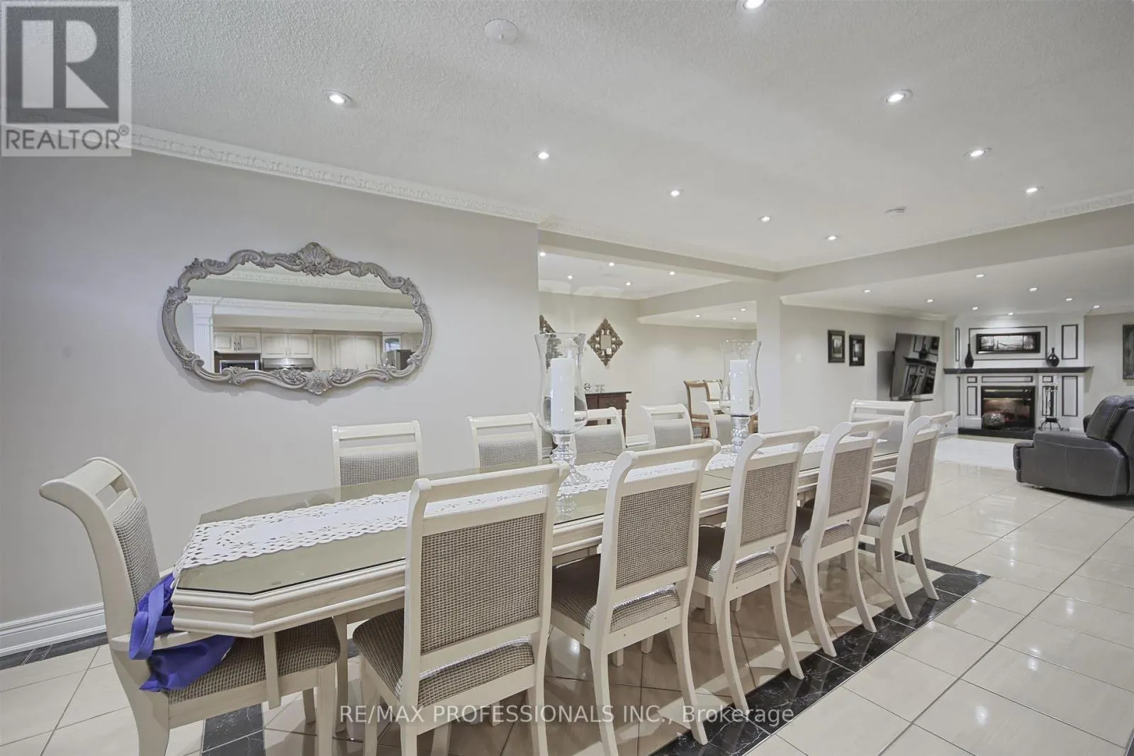 33 REDBERRY PARKWAY