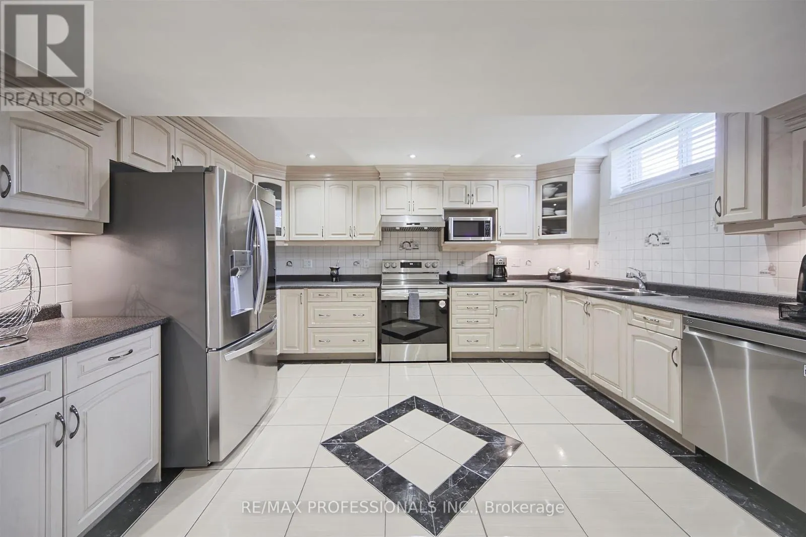 33 REDBERRY PARKWAY