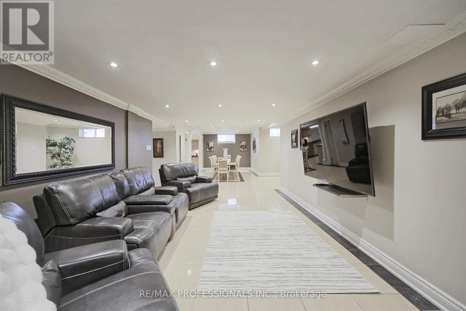 33 REDBERRY PARKWAY