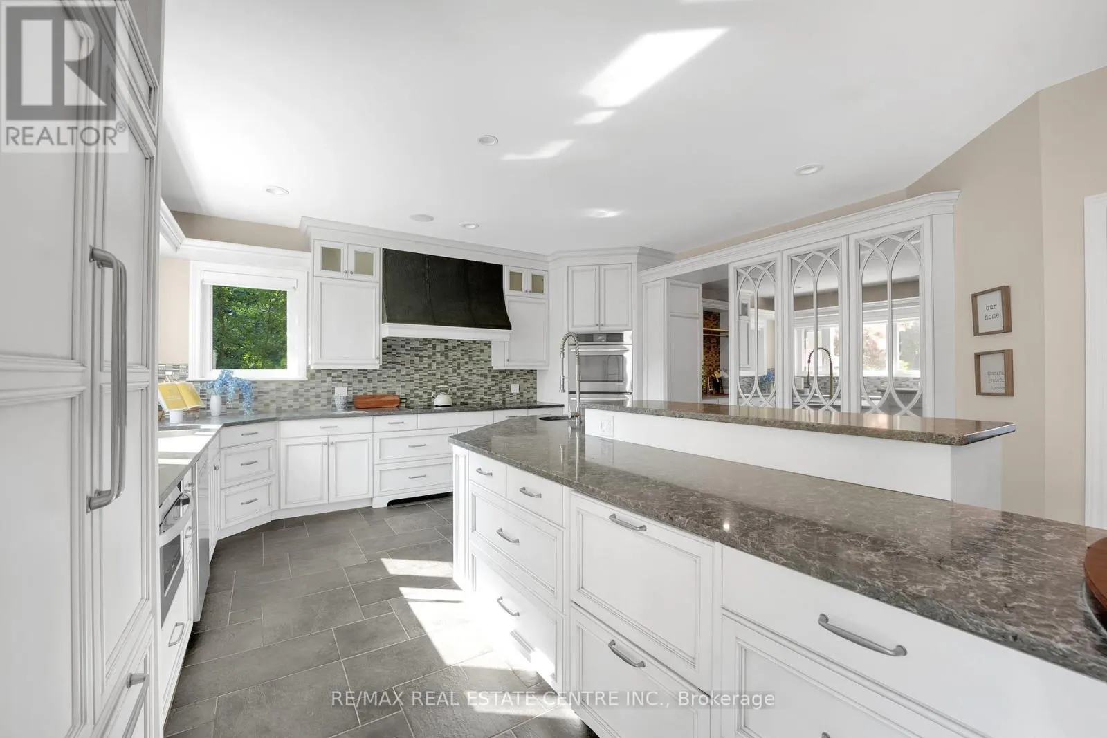 11135 MENZIES COURT