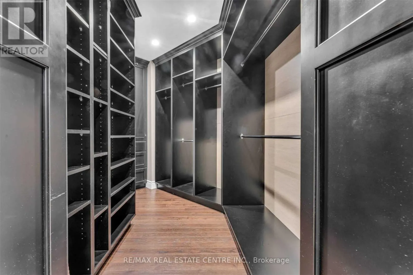 11135 MENZIES COURT