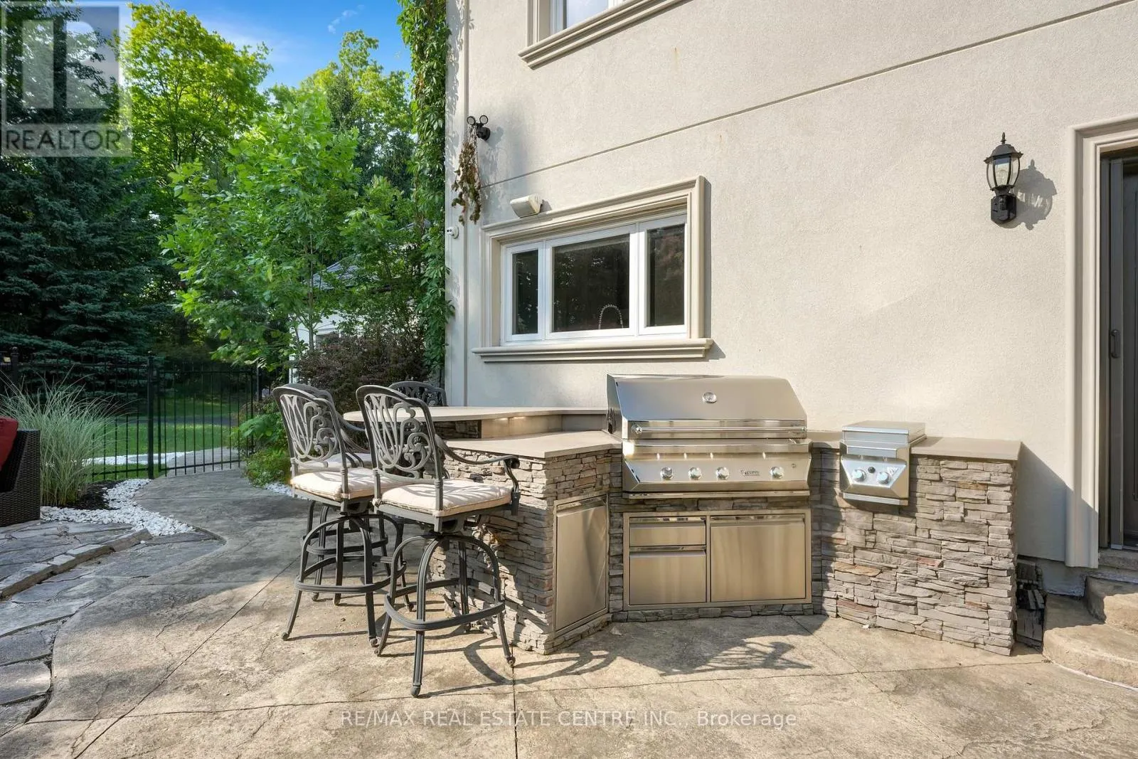 11135 MENZIES COURT
