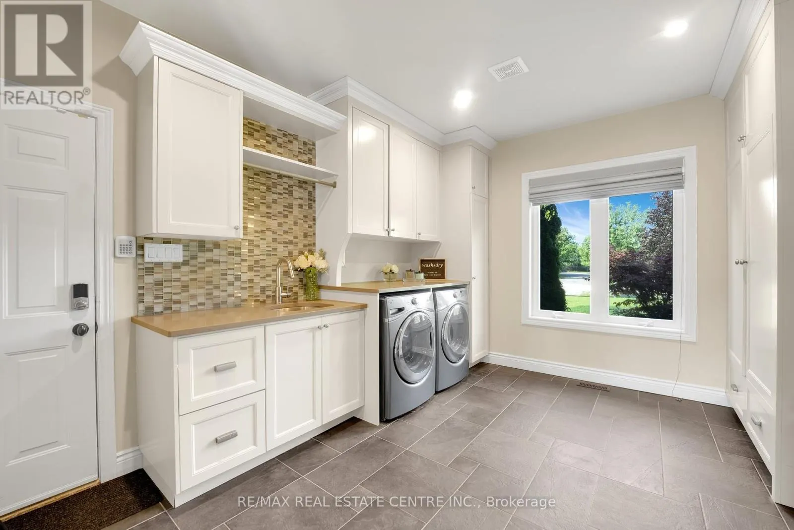 11135 MENZIES COURT