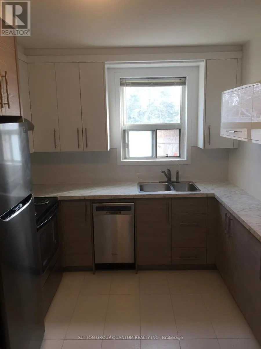 3 - 339 LAKESHORE ROAD E