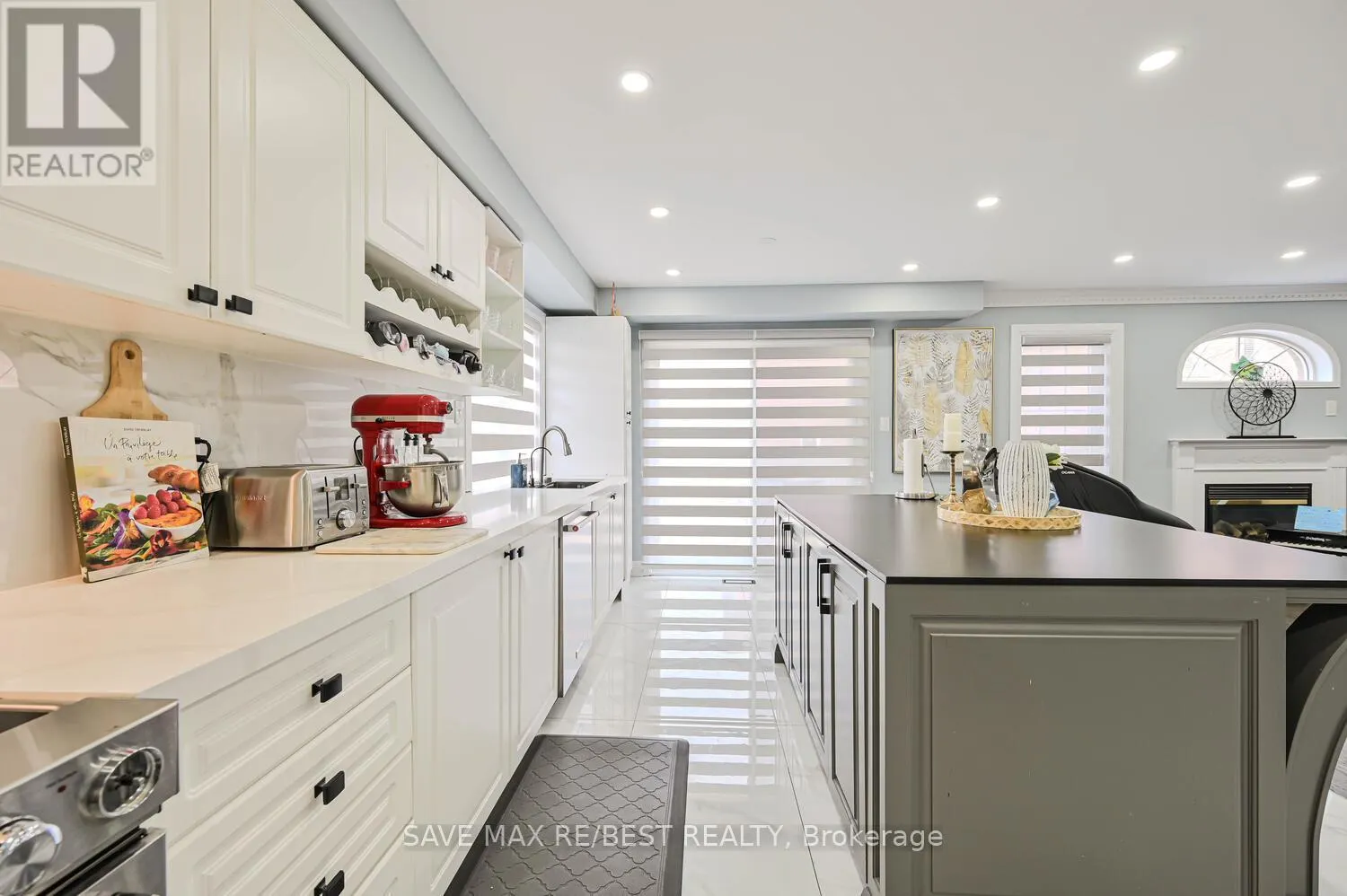 29 BACCARAT CRESCENT