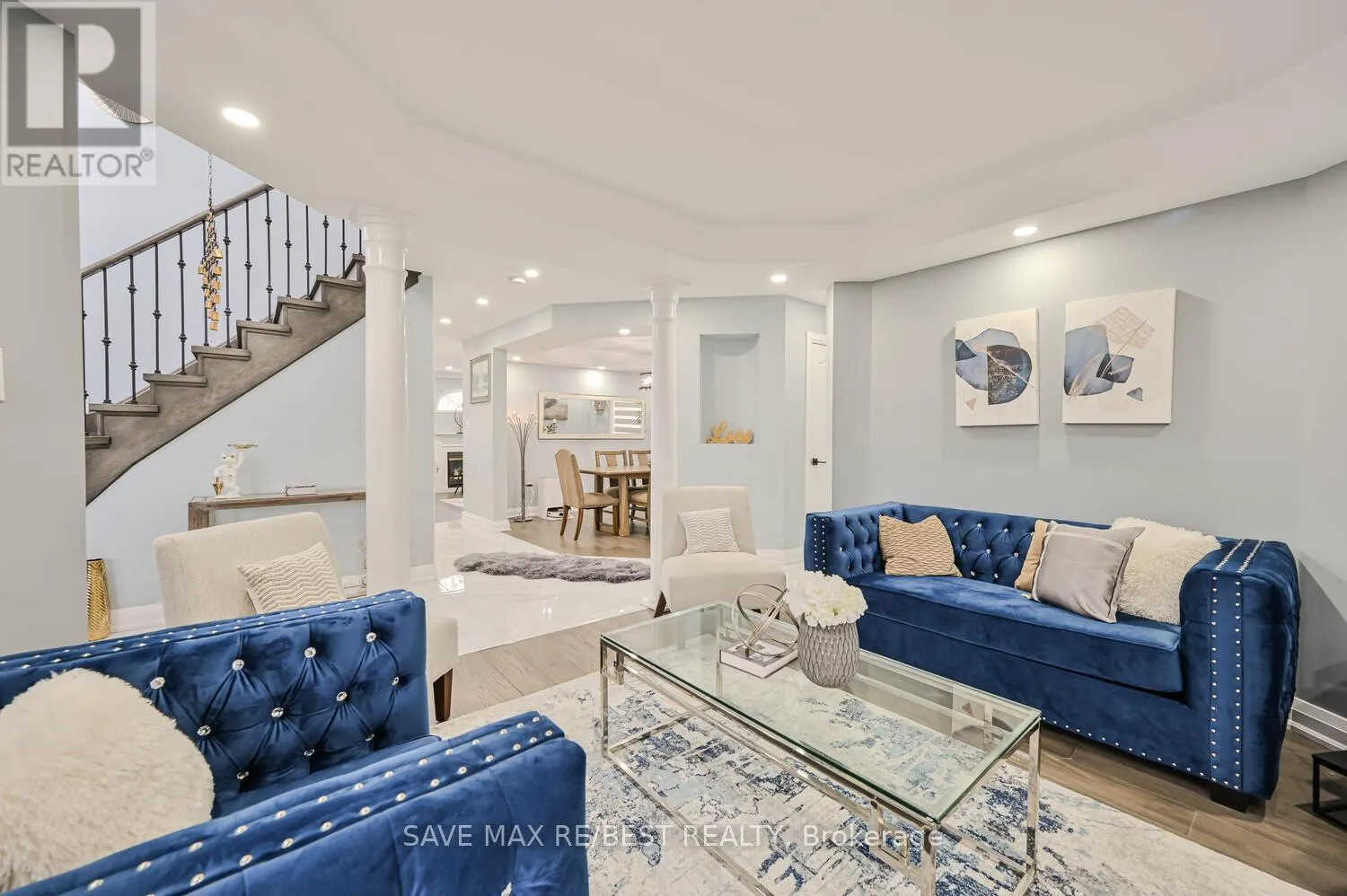 29 BACCARAT CRESCENT