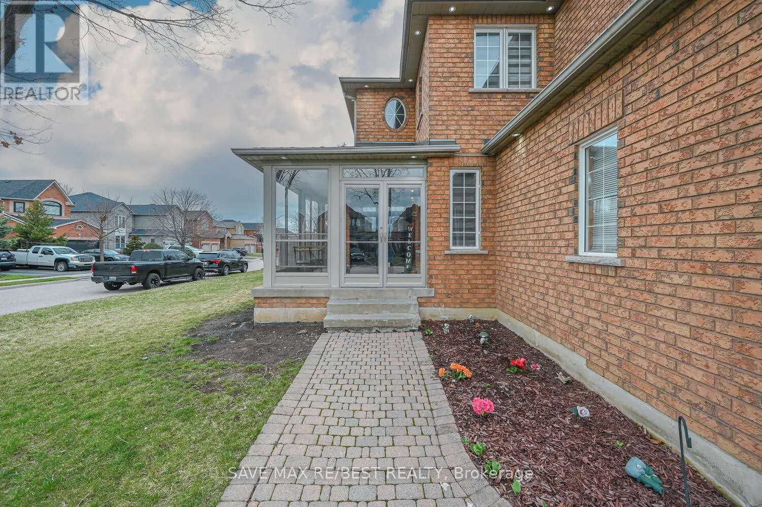 29 BACCARAT CRESCENT