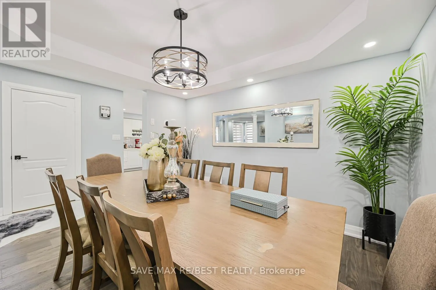 29 BACCARAT CRESCENT
