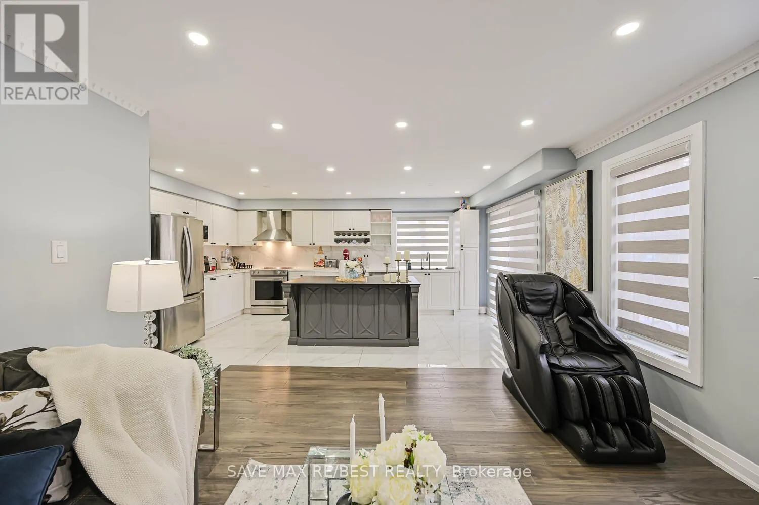 29 BACCARAT CRESCENT