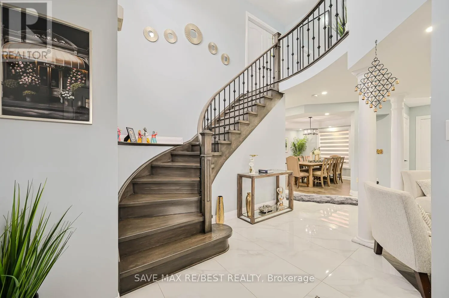 29 BACCARAT CRESCENT
