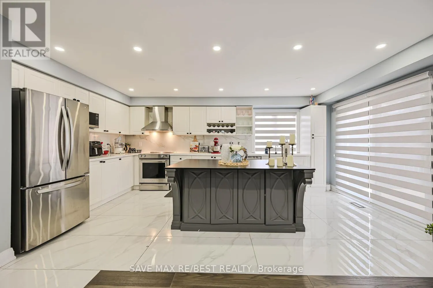 29 BACCARAT CRESCENT