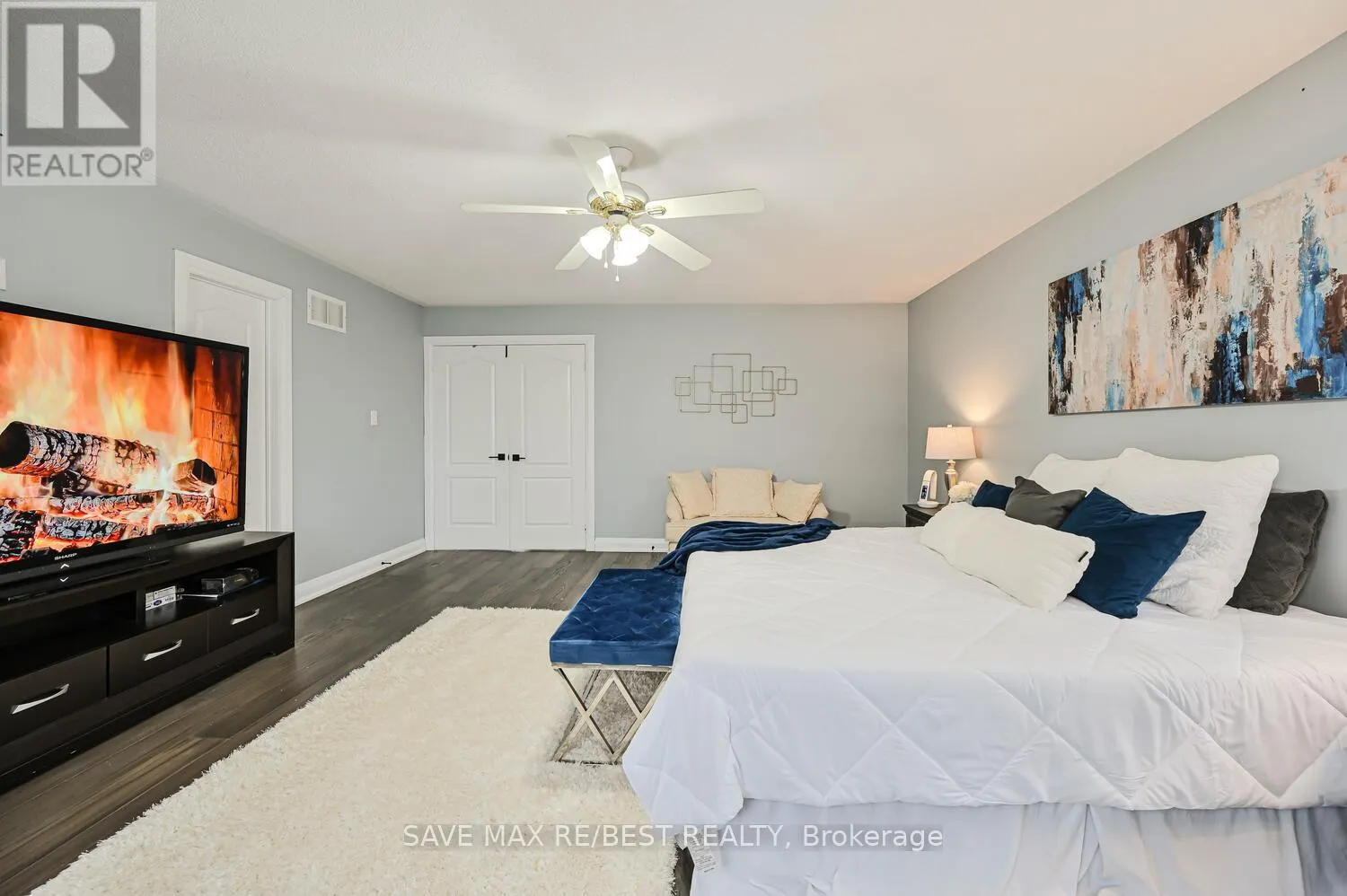 29 BACCARAT CRESCENT