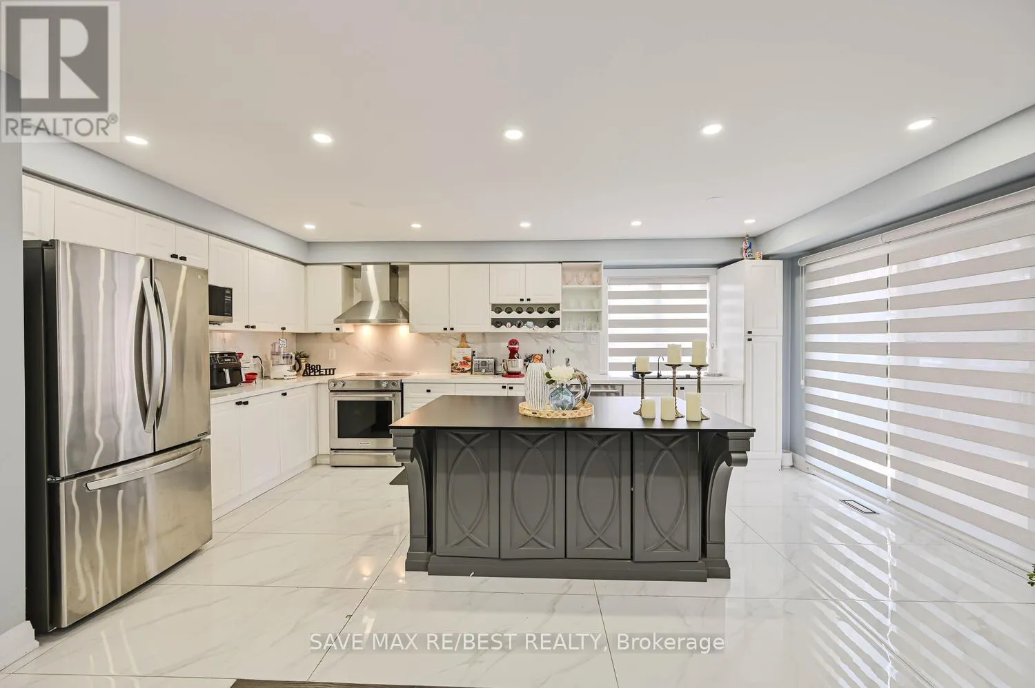29 BACCARAT CRESCENT