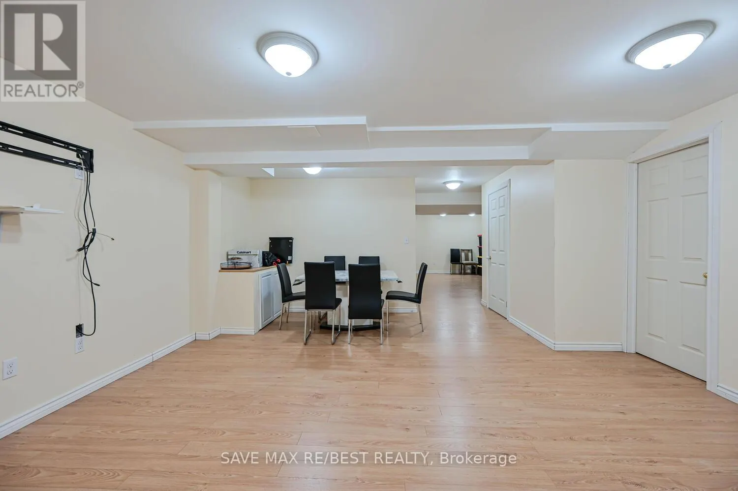 29 BACCARAT CRESCENT