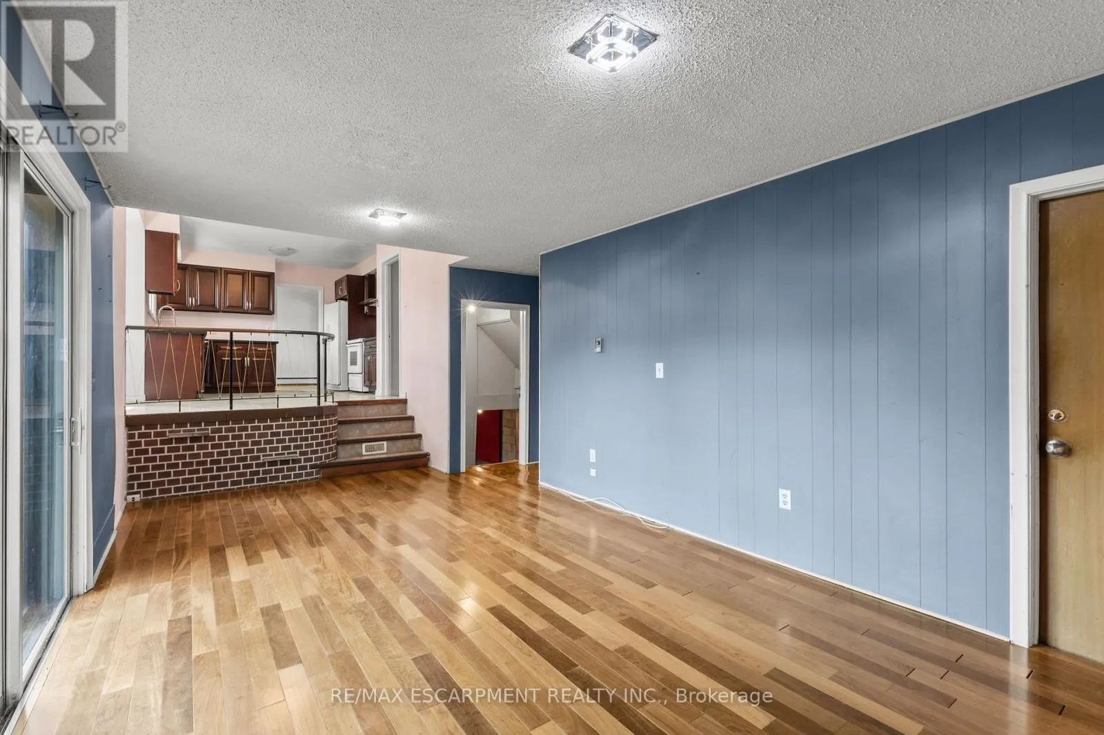 3050 WOODWARD AVENUE