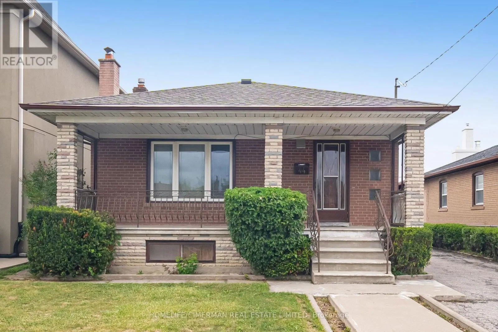 44 PLEWES ROAD