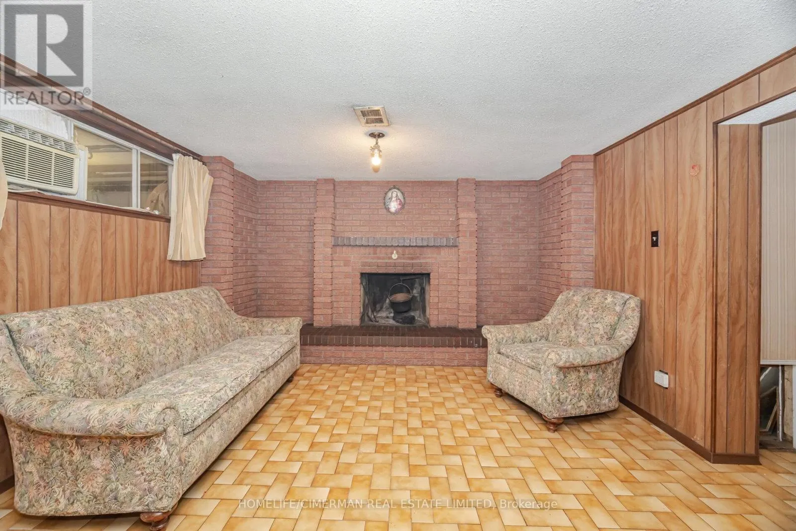 44 PLEWES ROAD