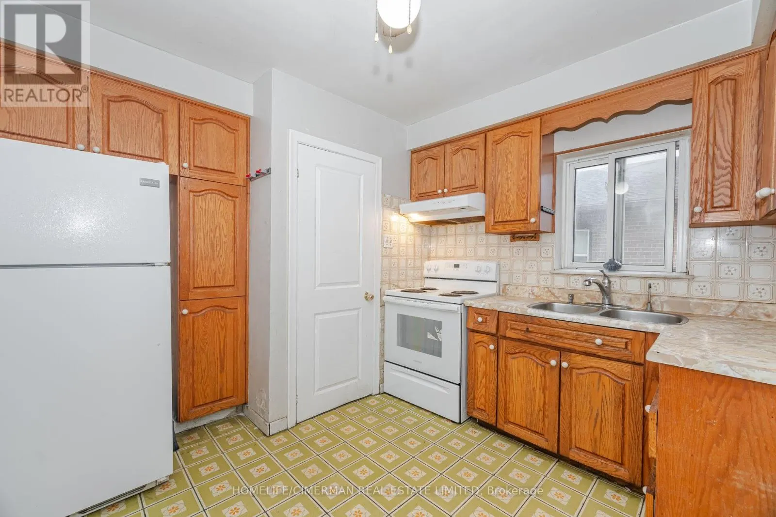 44 PLEWES ROAD