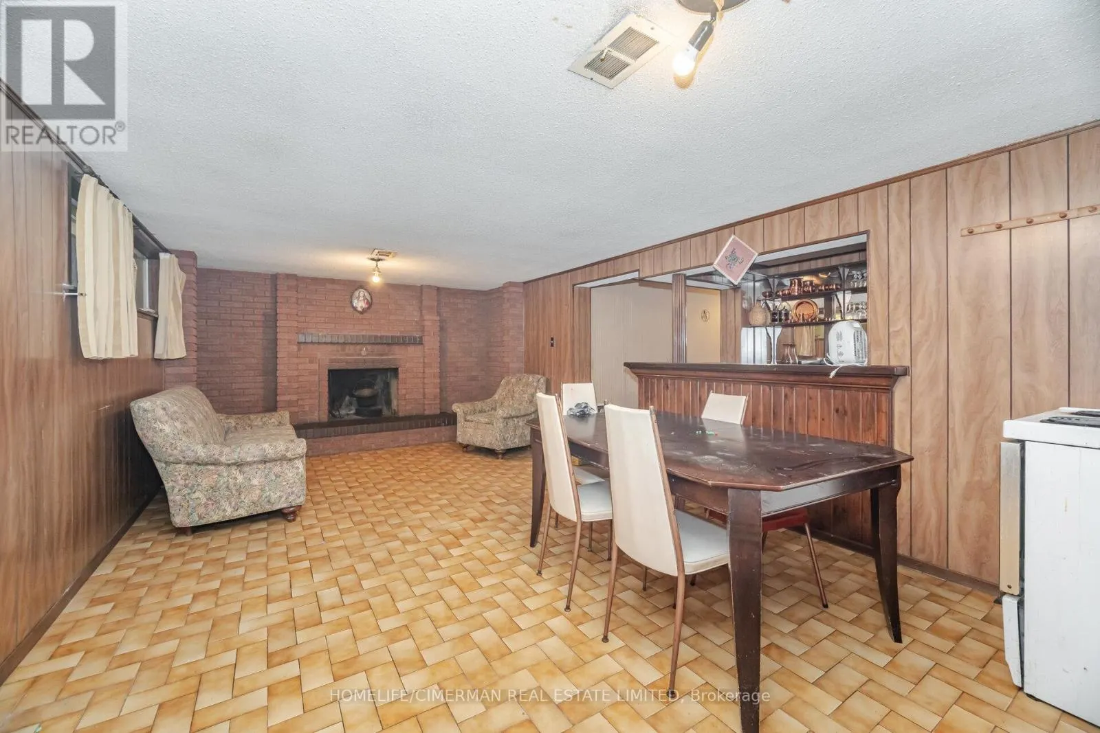 44 PLEWES ROAD