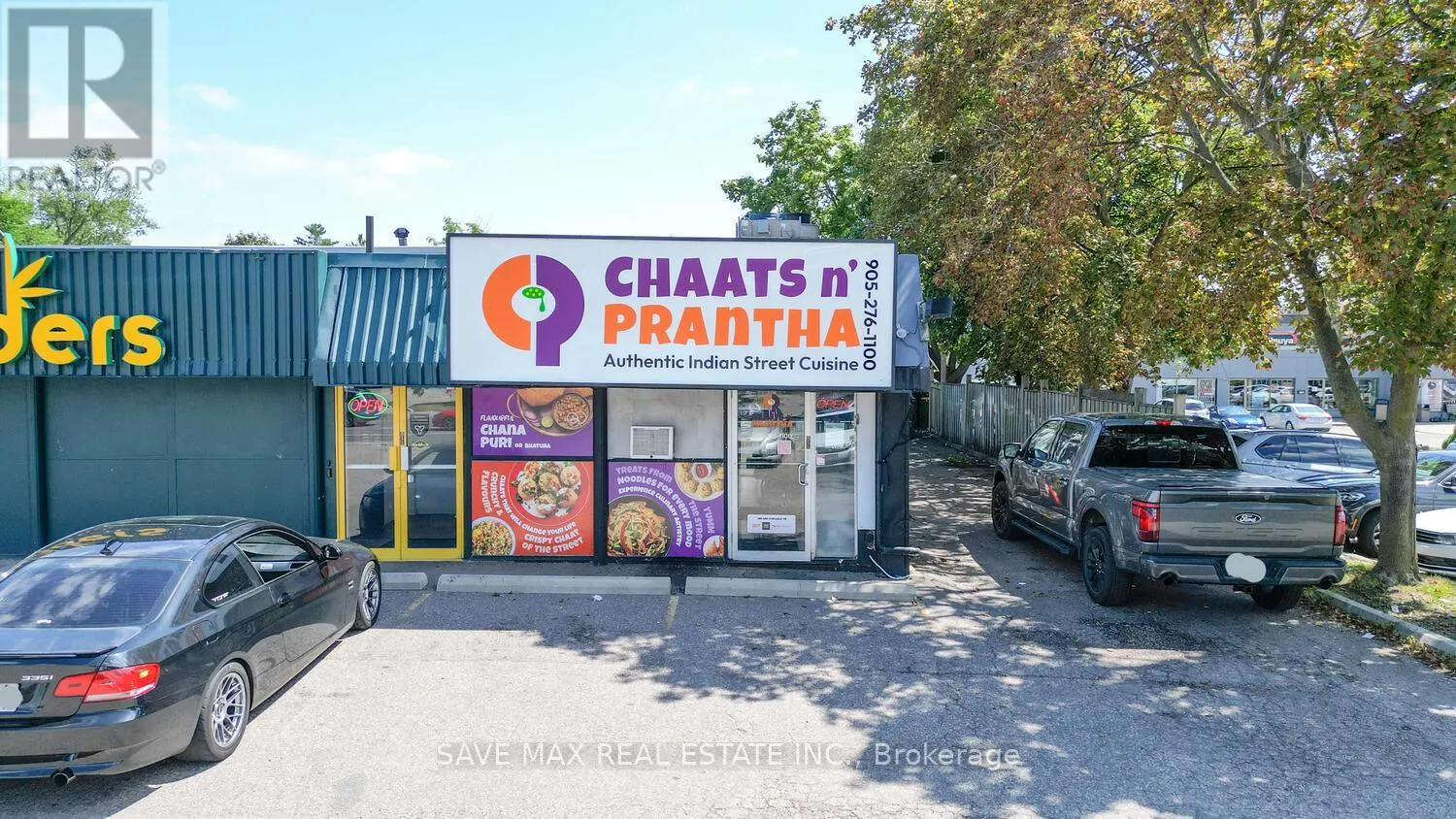 1212 DUNDAS STREET W