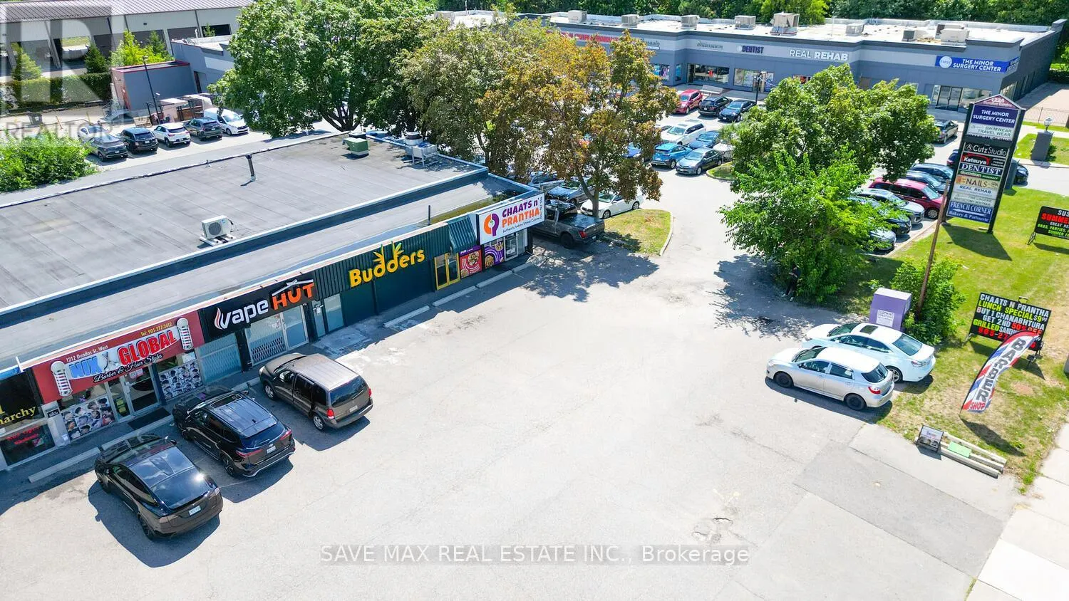 1212 DUNDAS STREET W