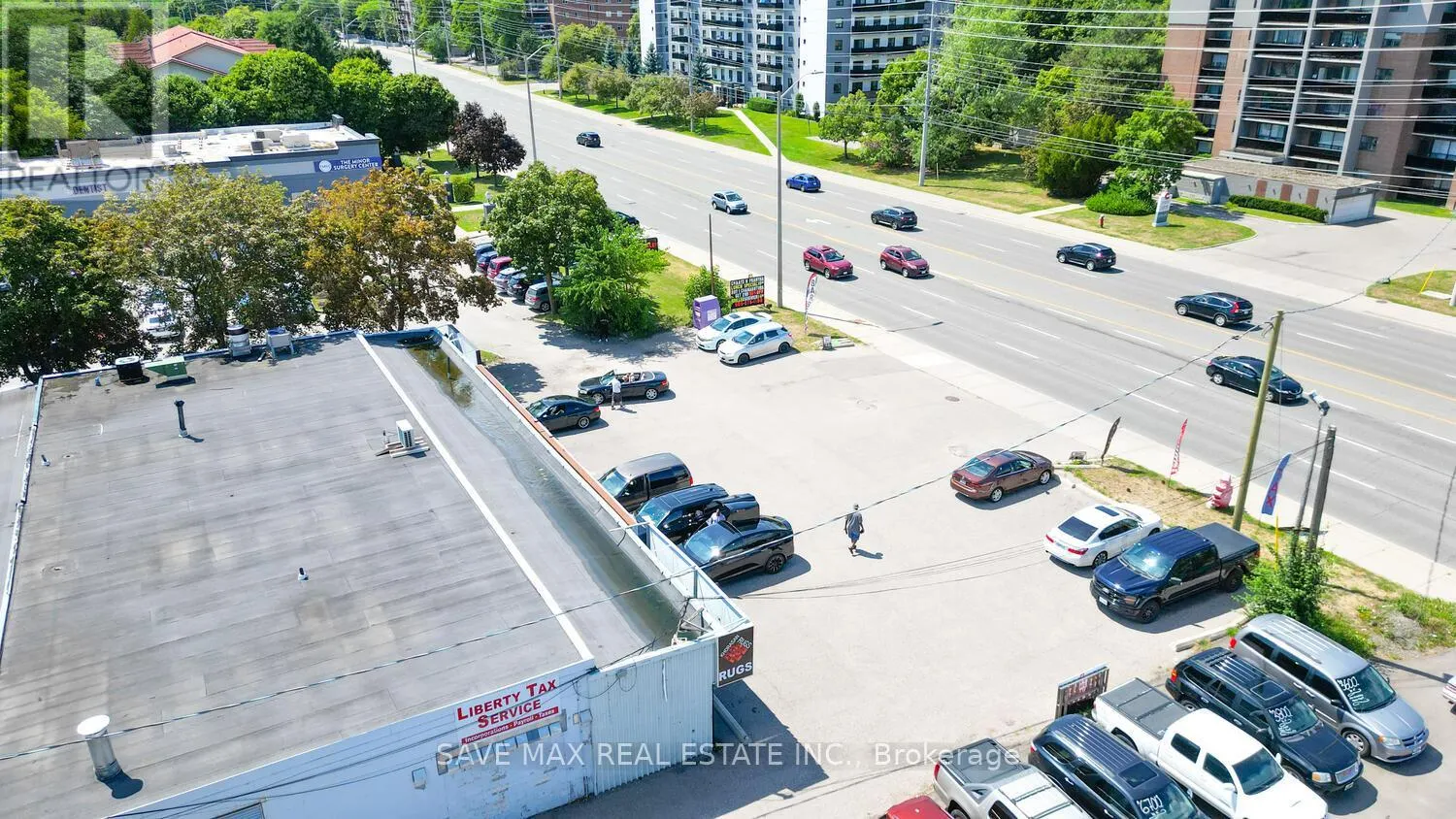 1212 DUNDAS STREET W