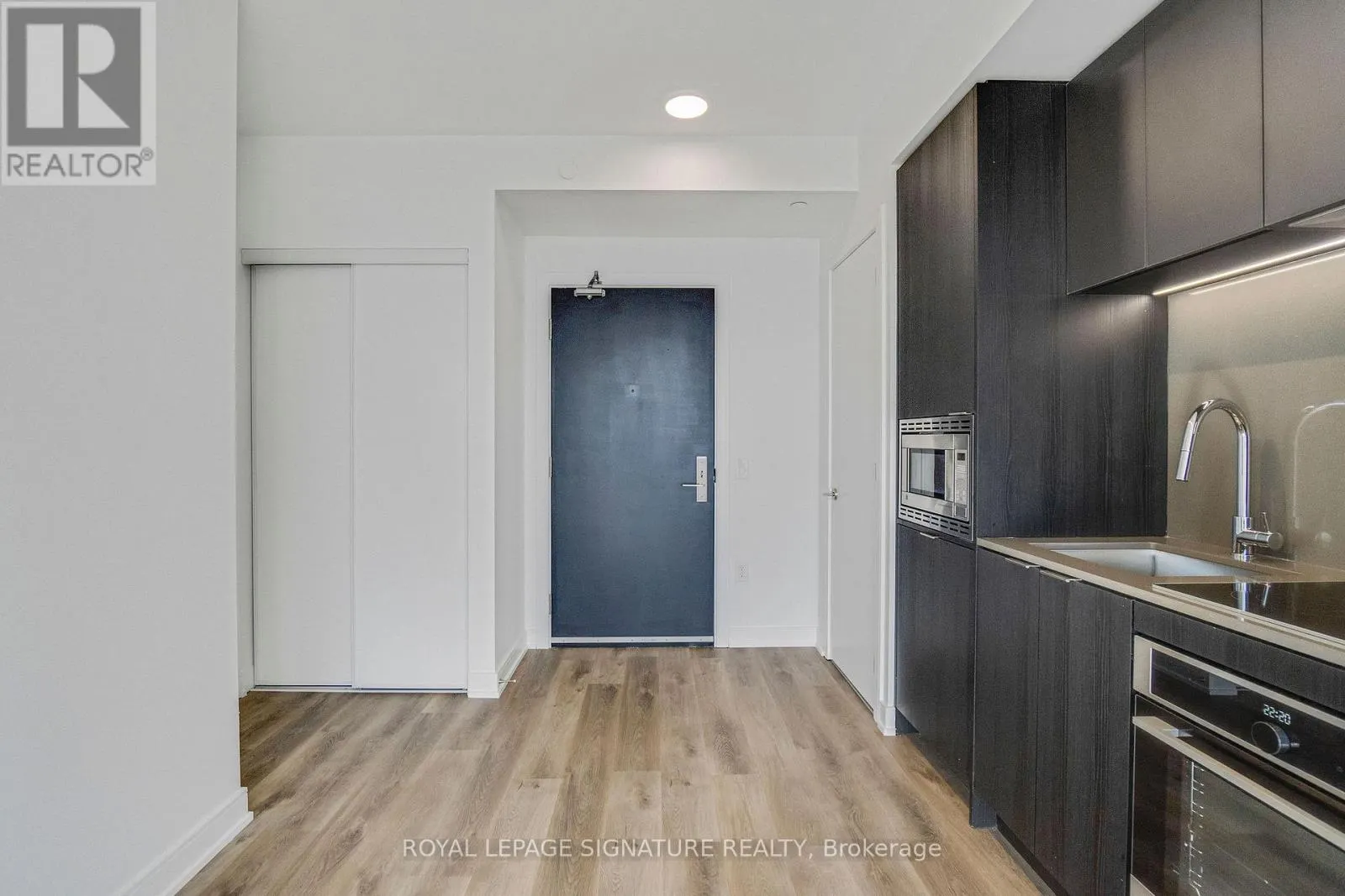 1211 - 3009 NOVAR ROAD