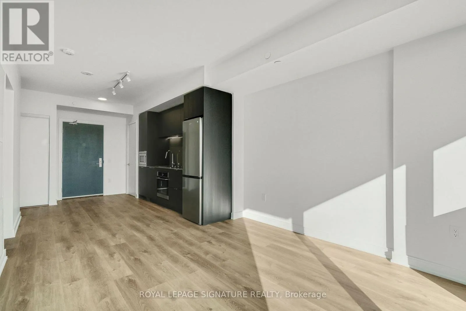 1211 - 3009 NOVAR ROAD