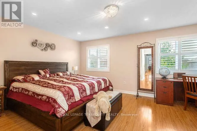 7148 VILLAGE WALK