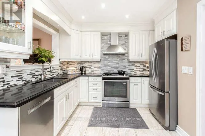 7148 VILLAGE WALK