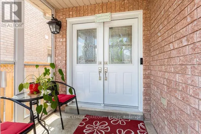 7148 VILLAGE WALK