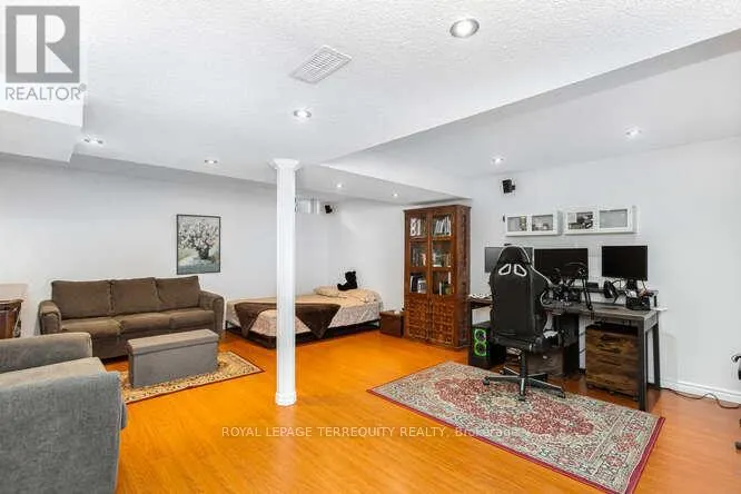 7148 VILLAGE WALK