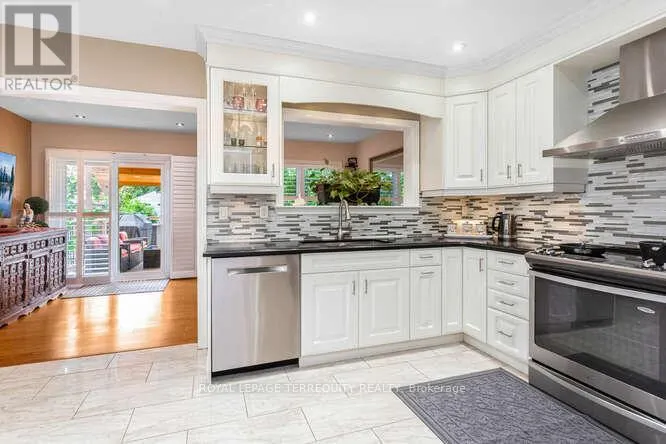 7148 VILLAGE WALK