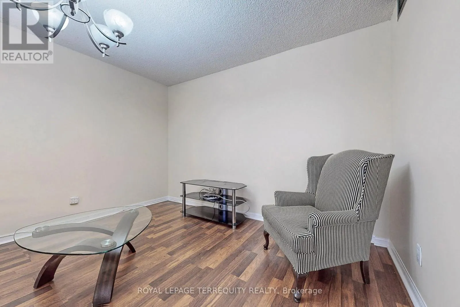 207 - 45 KINGSBRIDGE GARDEN CIRCLE