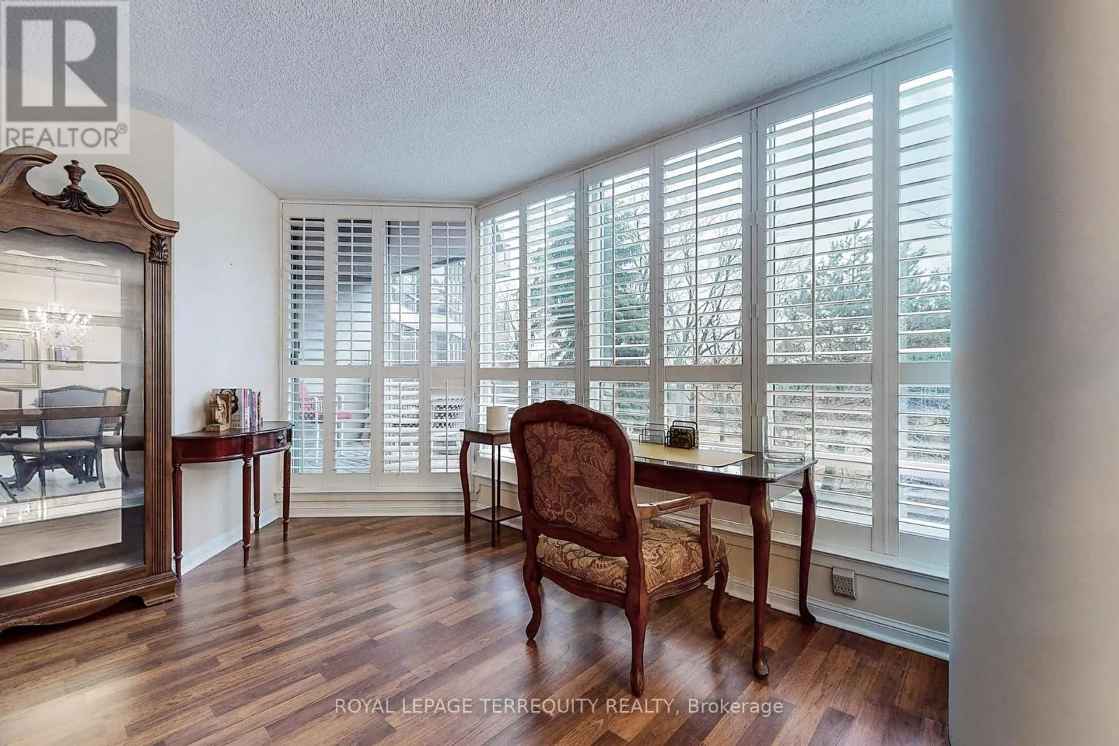 207 - 45 KINGSBRIDGE GARDEN CIRCLE