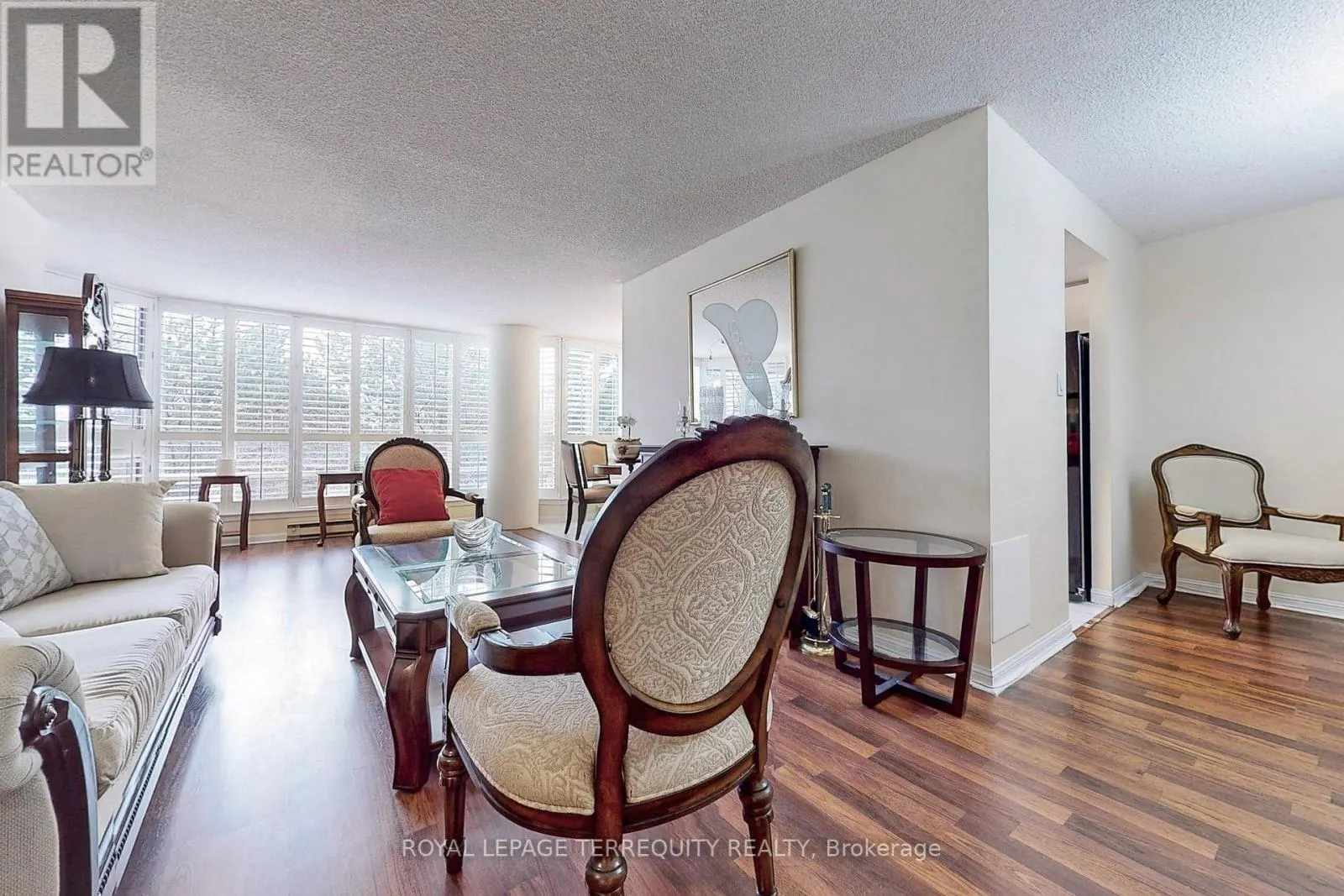 207 - 45 KINGSBRIDGE GARDEN CIRCLE