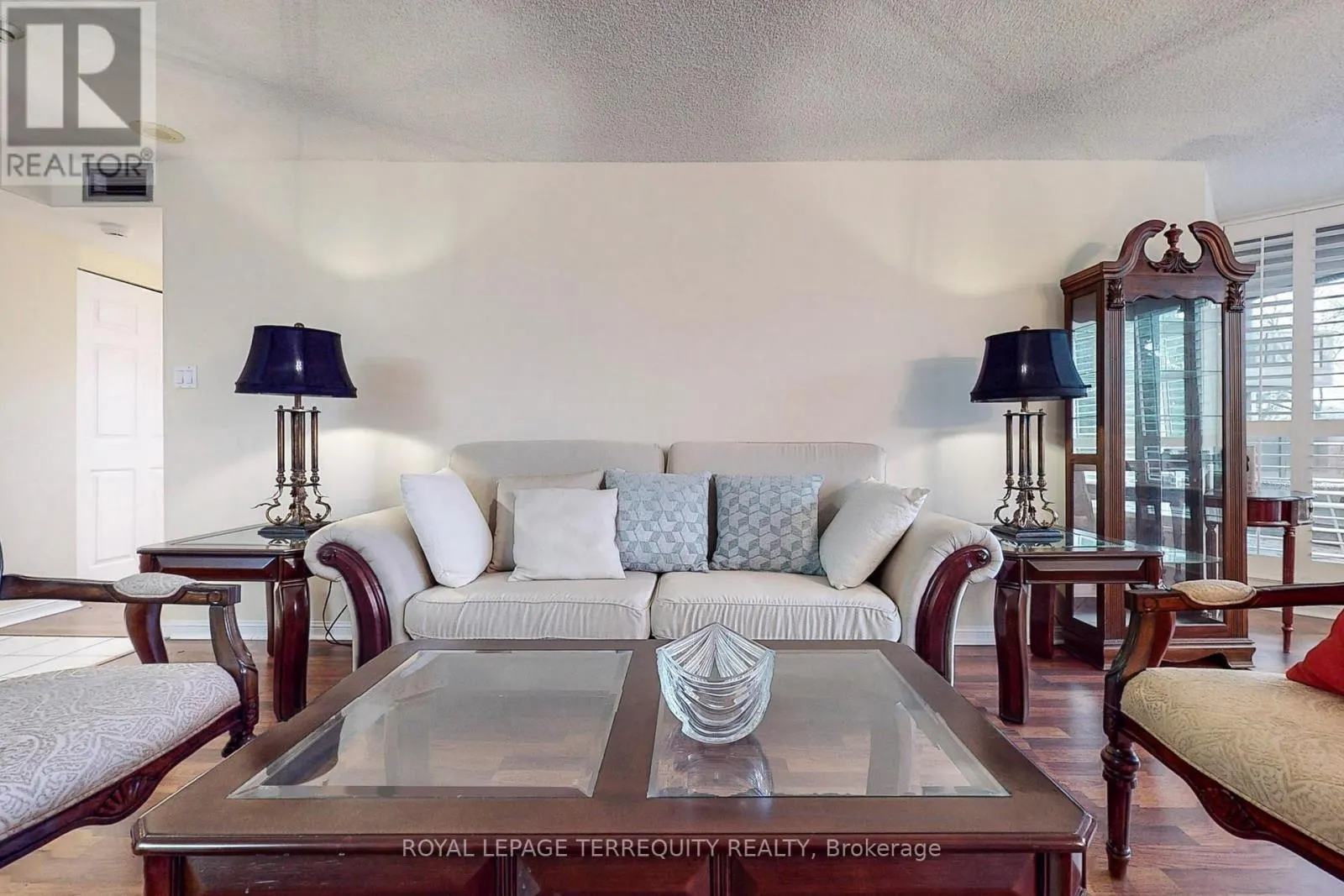 207 - 45 KINGSBRIDGE GARDEN CIRCLE