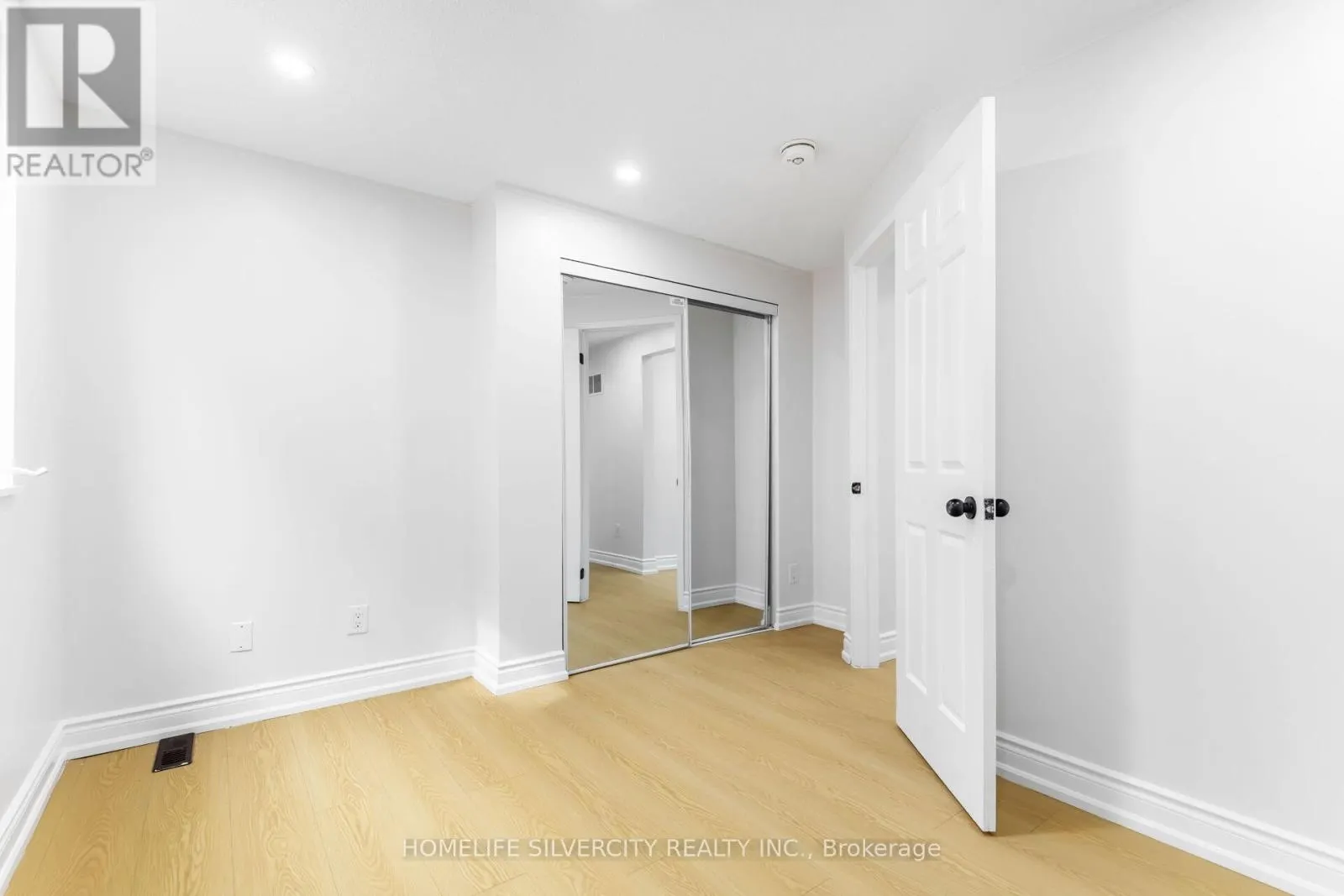 26 CRESSWELL DRIVE