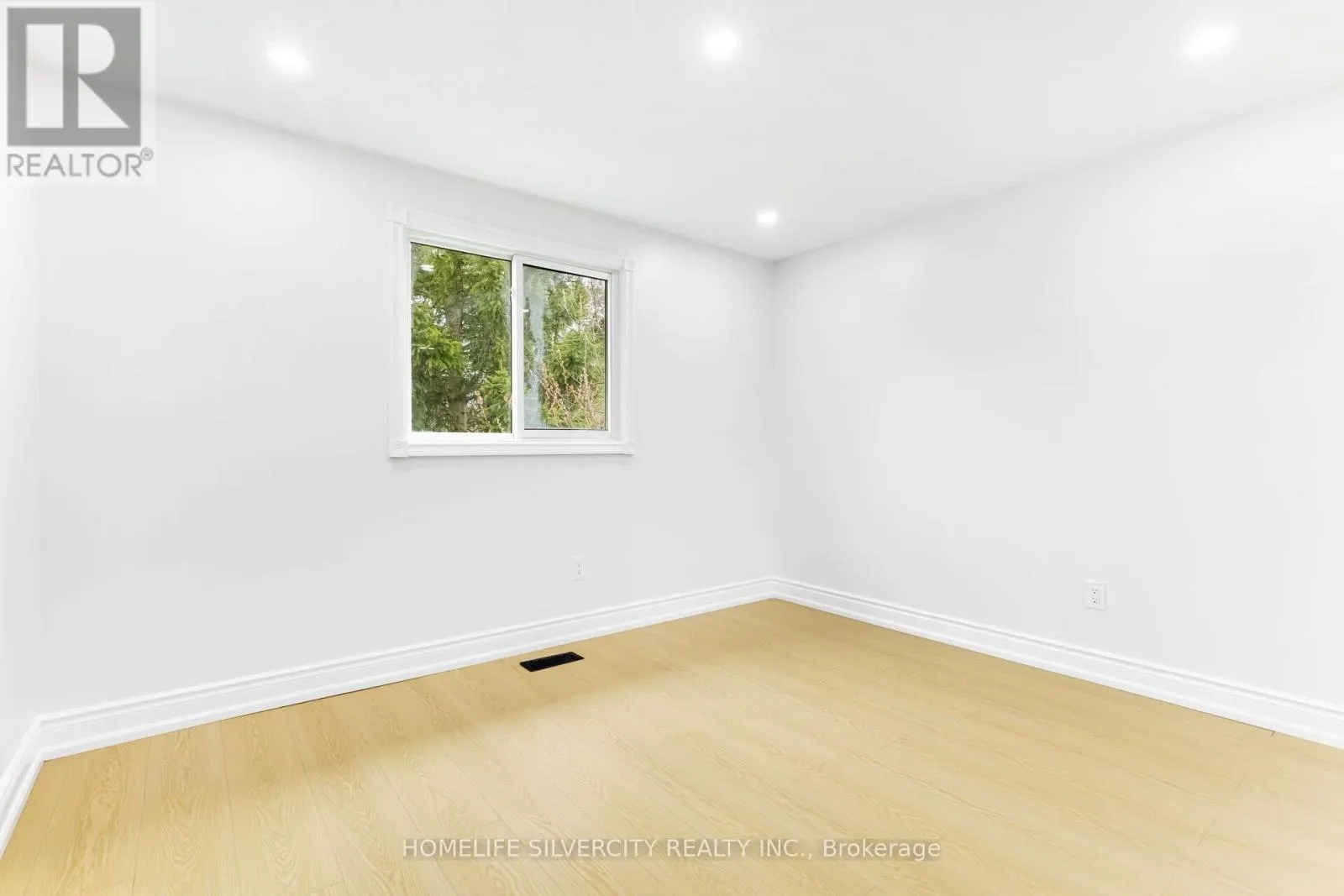 26 CRESSWELL DRIVE