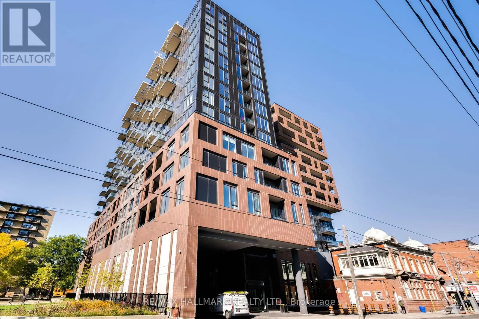 1208 - 270 DUFFERIN STREET W