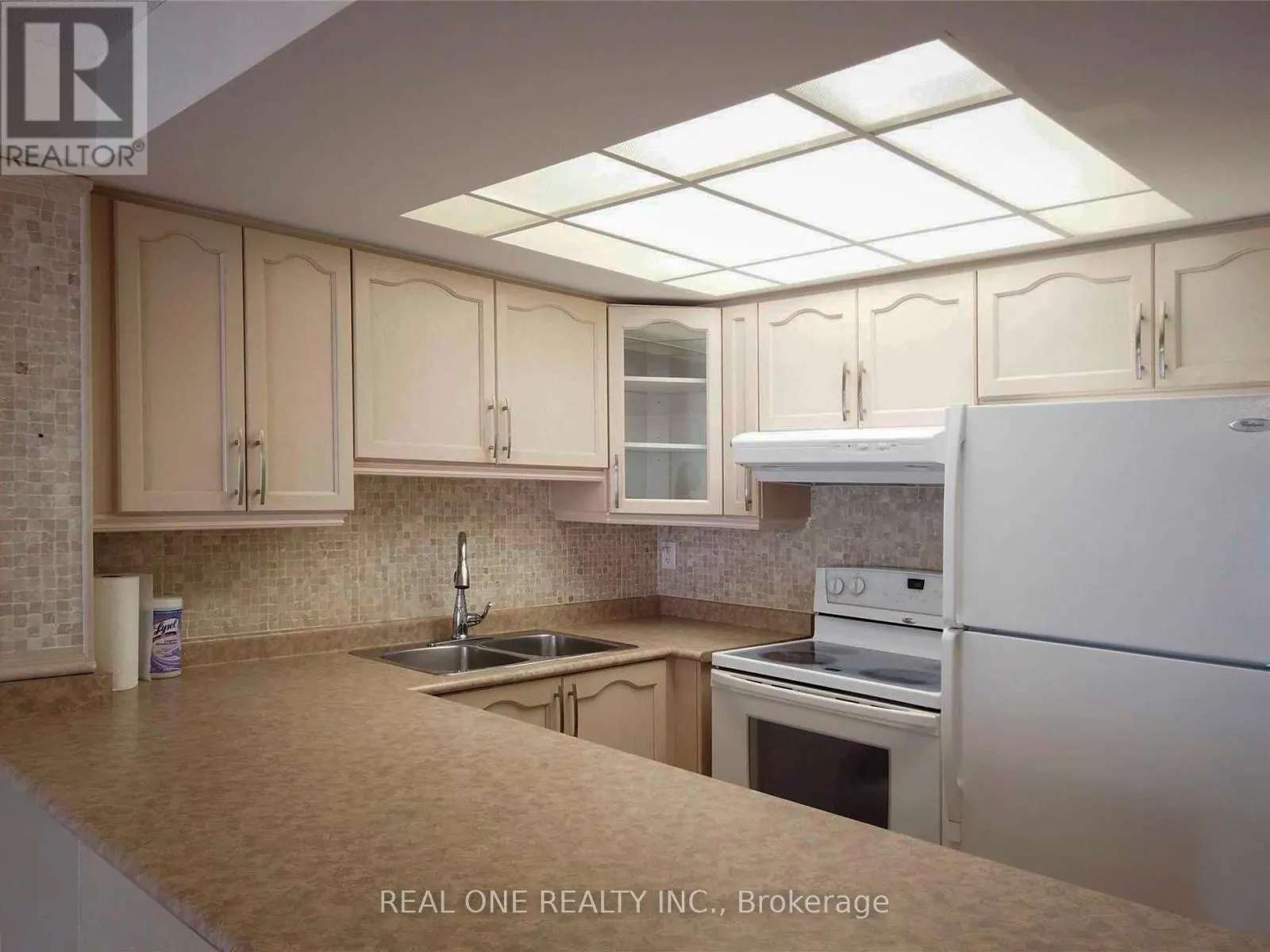 2054 - 75 GEORGE APPLETON WAY