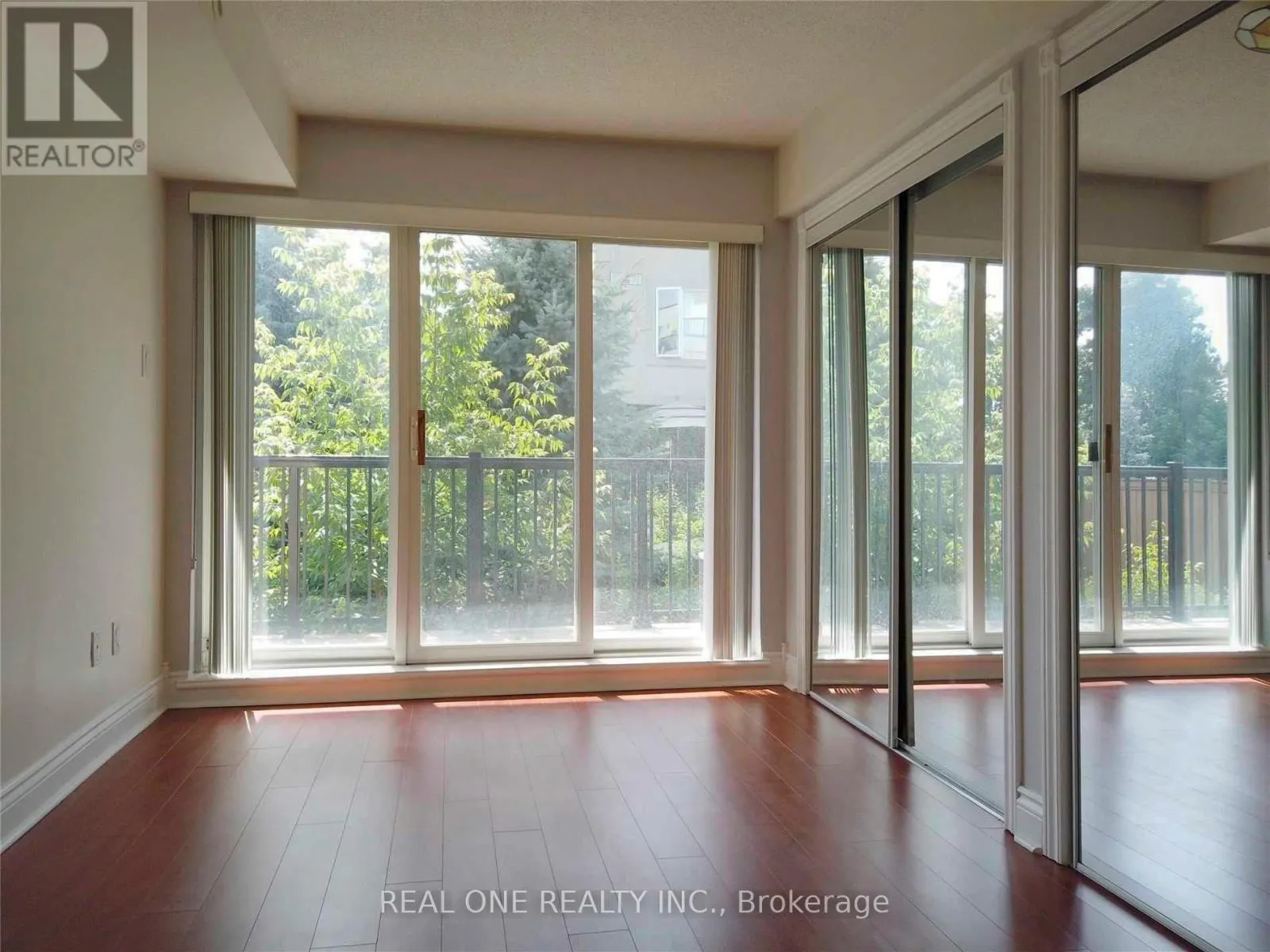 2054 - 75 GEORGE APPLETON WAY